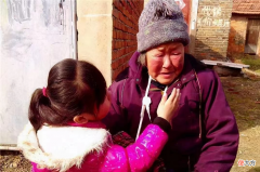 人到晚年才懂，带孙子跟带外孙差别大，听听过来人怎么说，太心酸