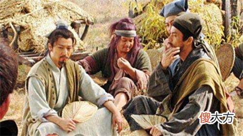 【历史故事】古代书生赶考盘缠丰厚,为何山贼从不劫?山贼:你看他腰间绑的啥