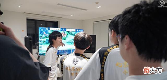 【游戏迷】KPL夏季赛:WB23拿下ES!乔兮形成对位碾压,暖阳面对花海不露怯