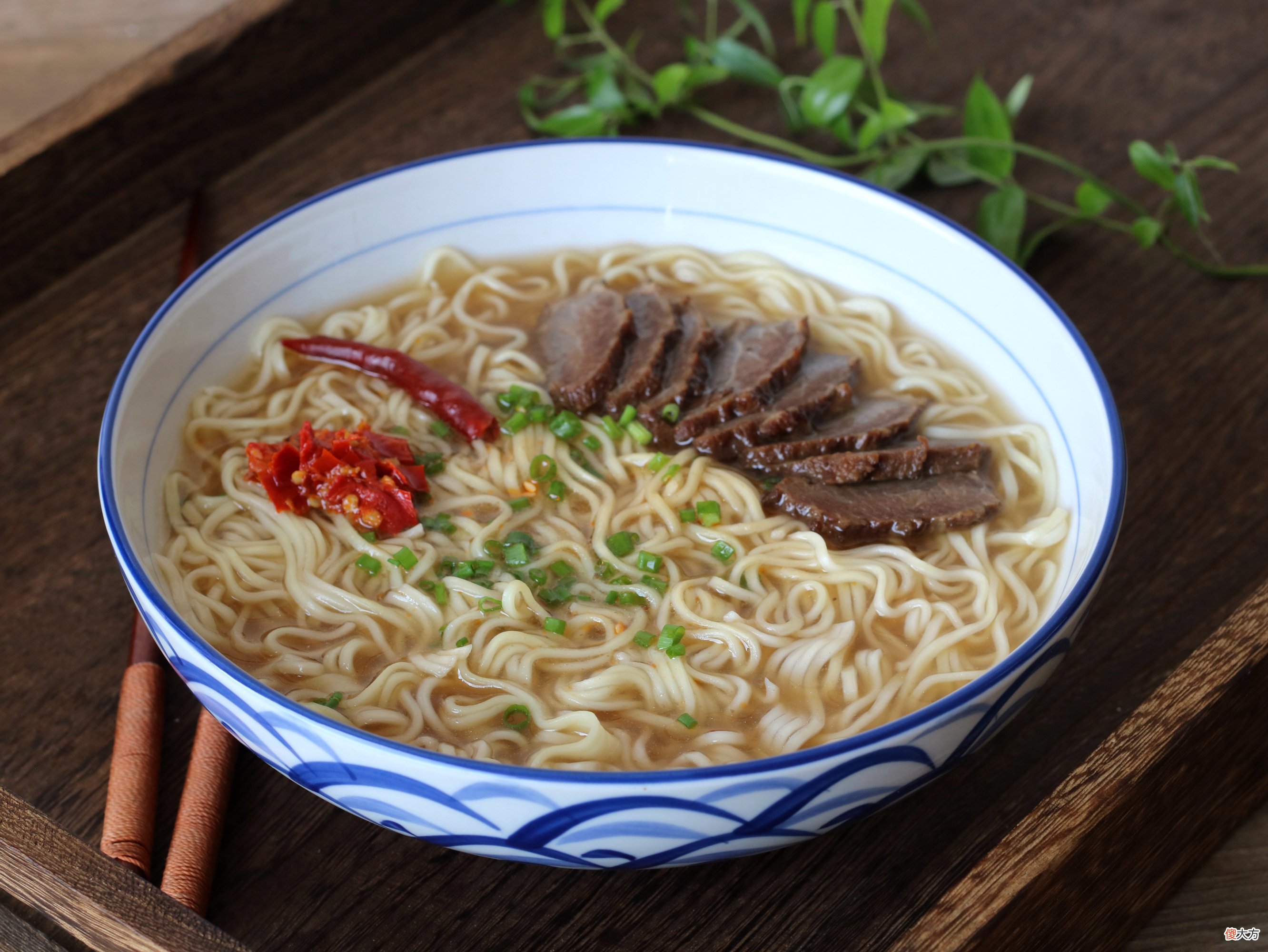 很容易长肉的6种食物，劝您过年少吃点，网友：全是爱吃的
