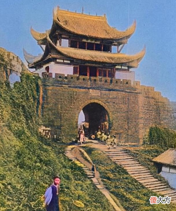 【历史故事】老照片：1909年的四川嘉定府，外国人镜头下山水佛韵的嘉州古城