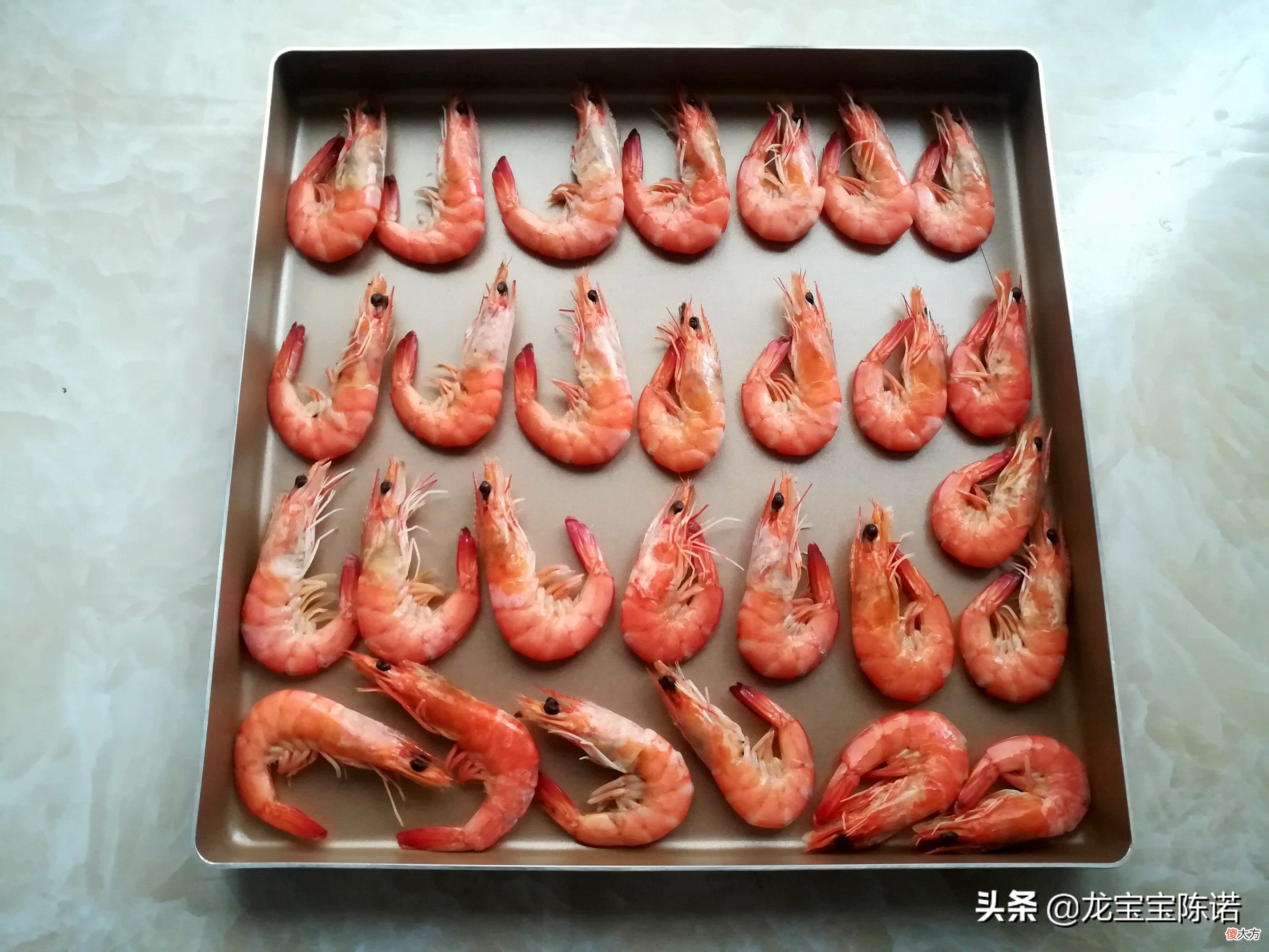 想吃虾干不用买，简单2步轻松做，好吃有嚼劲，放一年都不会坏