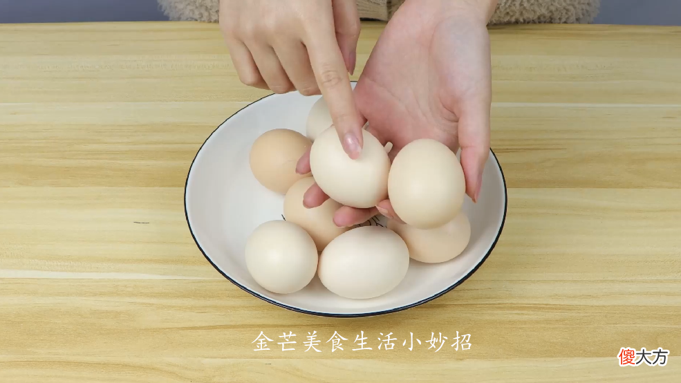 保存鸡蛋最好别放冰箱 鸡蛋不用放冰箱怎样储存更好