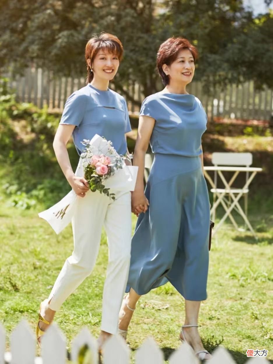 【就爱时尚】打扮优雅的60岁微胖妈妈：出门不穿蕾丝，懂得收腰，时尚又显瘦
