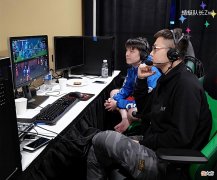 【游戏迷】Dota2-TI3冠军战队又被“喷”了？继Snow后，又一位解说疯狂辱A！