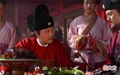 朱元璋建立大明王朝后，有一次举行宴会，请功臣们吃饭，酒菜端上桌以后
