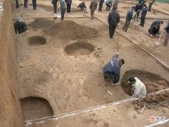 【历史故事】盗墓者入墓室而不取，且文物完好无损，专家事后才明白缘由