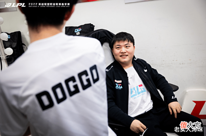 【游戏迷】“我没喷叉烧,别带我”!UZI锐评BLG现状,却被新一的1番话吓破防