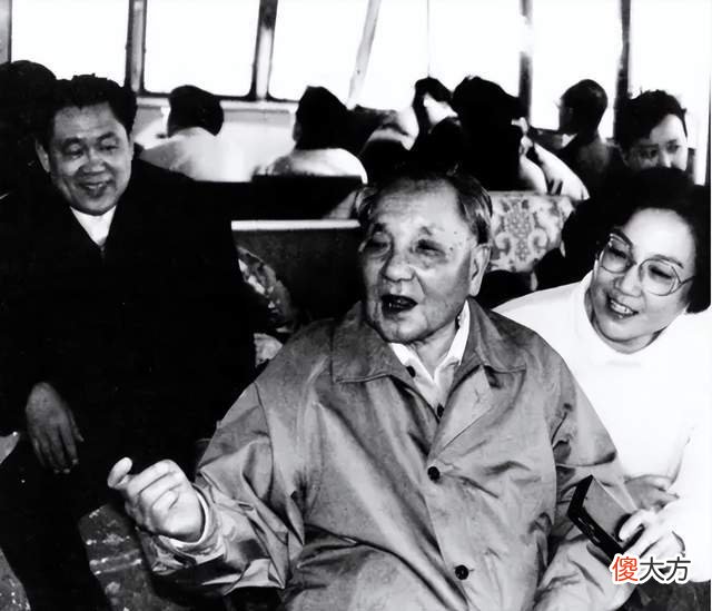 【历史故事】邓小平访日，记者刁难：钓鱼岛属于哪个国家？邓小平回答折服众人