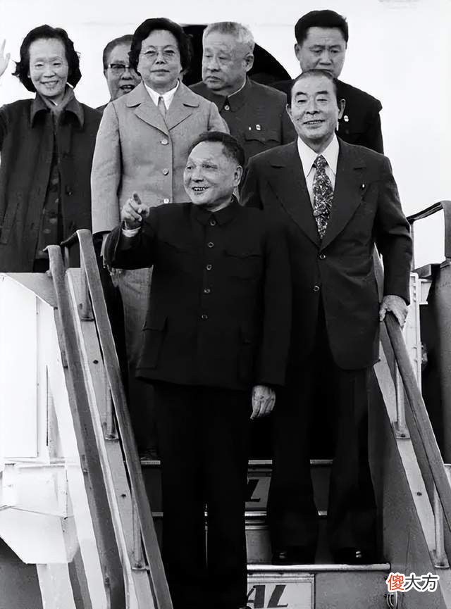 【历史故事】邓小平访日，记者刁难：钓鱼岛属于哪个国家？邓小平回答折服众人