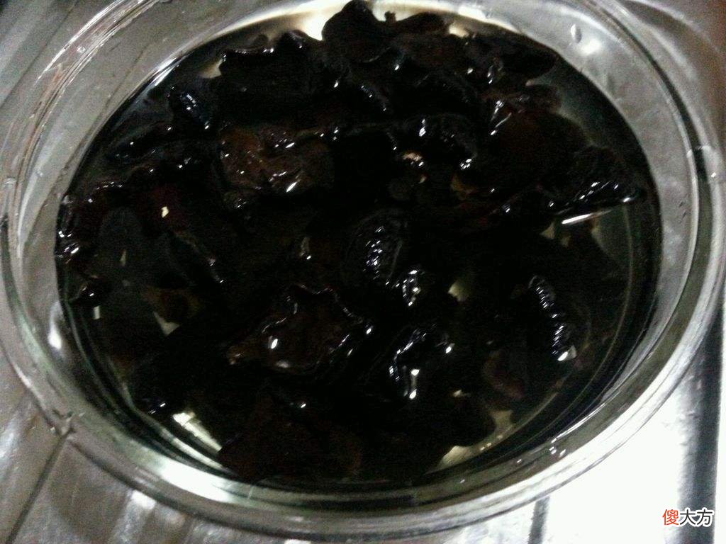新鲜的木耳有毒不能吃 鲜木耳生吃有毒吗