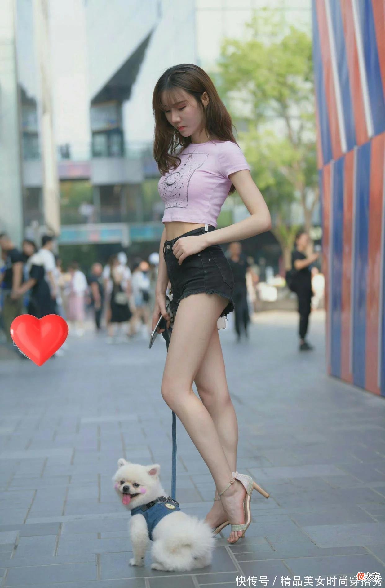 【时尚一点】小姐姐下楼遛个狗而已，值得穿搭成这样吗？