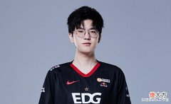 【游戏迷】jiejie惨遭Scout粉丝狂喷！只因他调侃Scout：传承了Faker的嘴硬