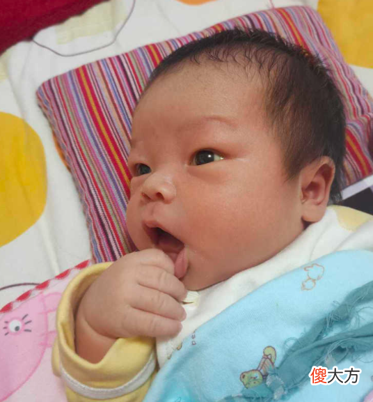 引起宝宝频繁吐奶的原因，很多妈妈中招，快避坑