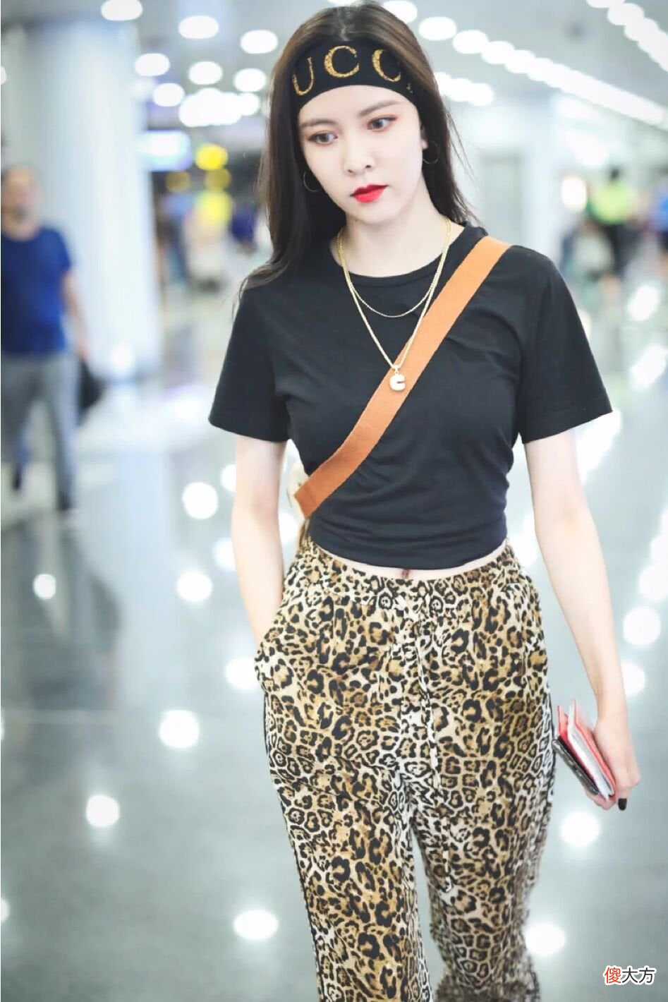 【时尚一点】对身材不自信的中年女人，夏天穿裤记住“3不要”，容易显胖显矮