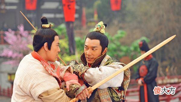 【爱历史】李渊是主动让位给李世民吗？他做太上皇时过得怎么样？生了俩儿子