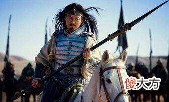 【历史故事】此人武力让曹操直言害怕，再晚死几年，刘备或将统一天下