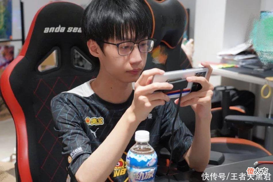 【游戏世界】WB3-0零封狼队，暖阳三连MVP重回巅峰，原来是重启了“工资体系”
