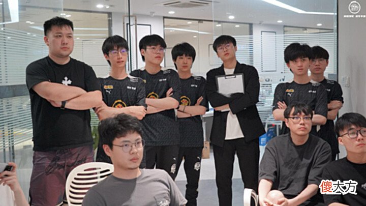 【游戏世界】WB零封狼队,暖阳三连MVP,Fly吕布四大皆空,狼星又是熟悉的味道