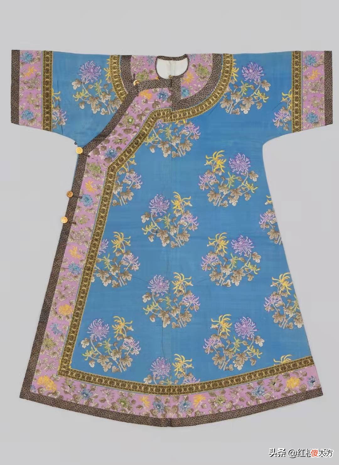 古代的一些服饰，在现今一些女性看来，也许太宽大显笨拙