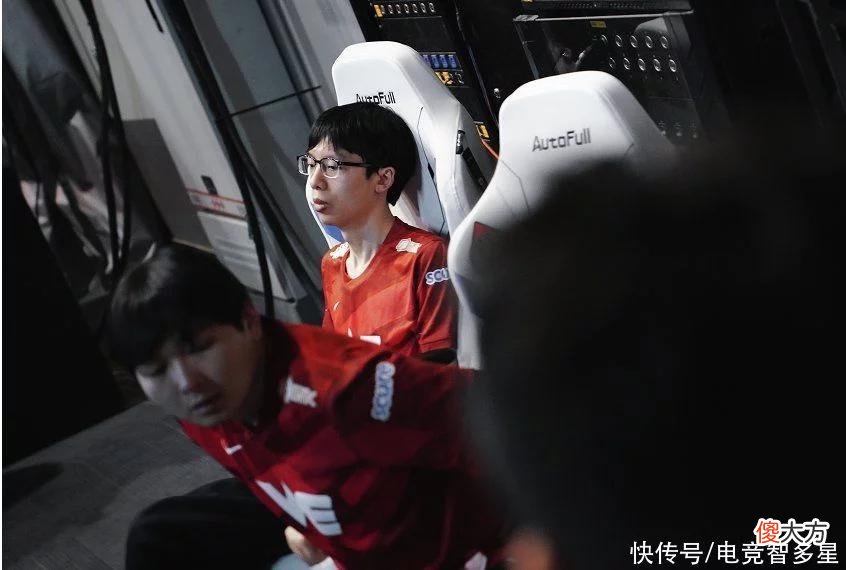 【游戏世界】新“暗黑天王”诞生？御三家WE垫底，前S赛冠军FPX竟是倒一