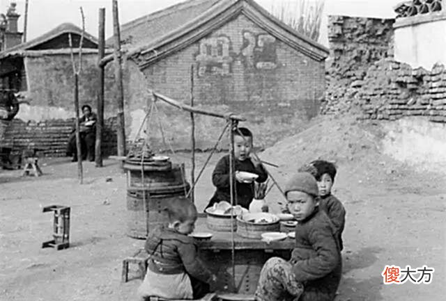 【爱历史】珍贵老照片：1940年代的北平胡同生活