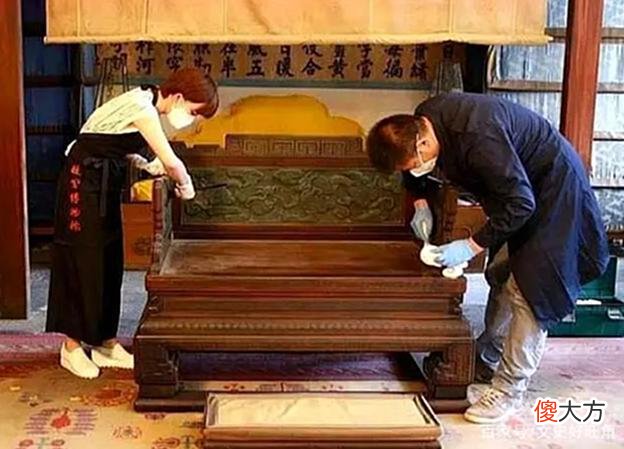 【爱历史】故宫养心殿为何常年潮湿？专家撬开地砖，发现其中奥秘