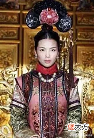 【历史故事】皇贵妃和皇后的区别是什么？皇贵妃真的能威胁到皇后的地位吗？