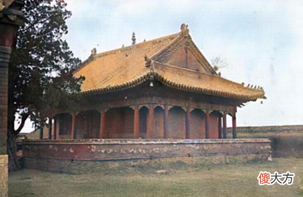 【爱历史】老照片：1907年的沈阳，长袍马褂的奉天官员，自在行走的旗人女子