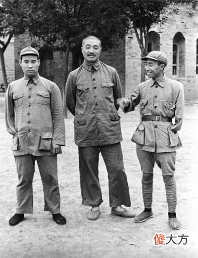 【爱历史】彭德怀与贺龙比较:一个元帅排第二,一人排第五,区别何在?