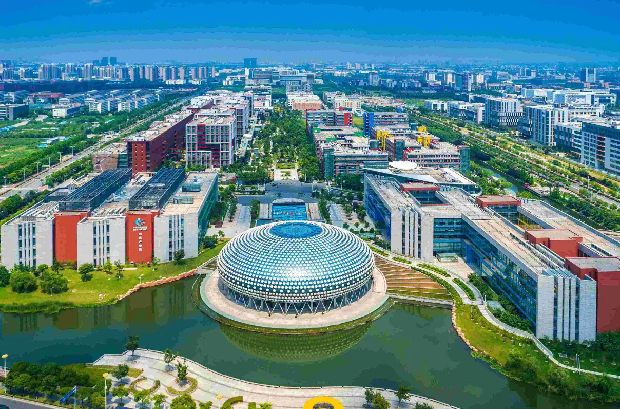 你不是在广州吗?什么时候到武汉去了,亲戚群里,二姨在问小舅家鑫仔