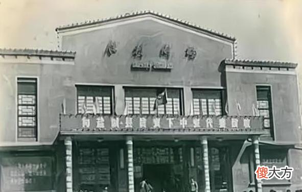 【历史故事】老照片：上世纪末的江苏省盐城市，胜利剧院，盐城中学