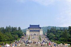 一提起南京，我们都知道南京是江苏的省会、中国的八大古都之一、六朝古都,但是