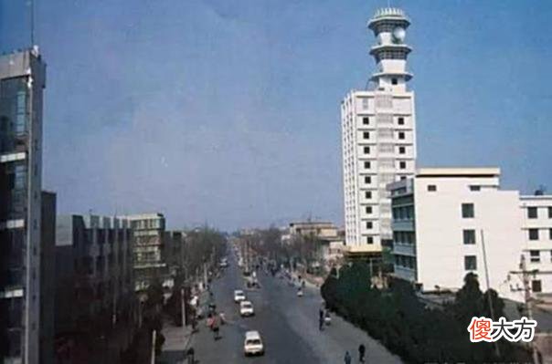 【爱历史】老照片:八十年代的河南省三门峡市,百货大楼,人民公园