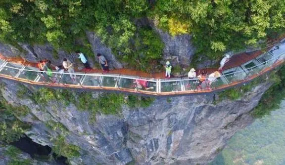 随着生活水平的提高，家家户户都买得起车，甚至很多地方人均一辆车，有了车以后
