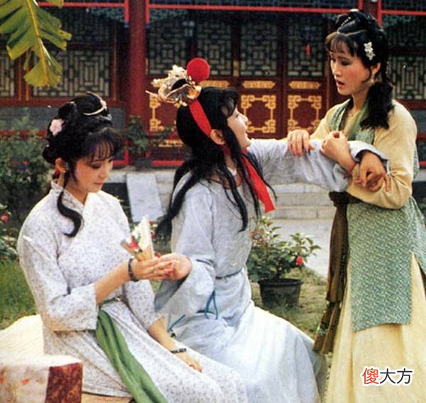 【历史故事】读《红楼梦》：确定宝玉的通房人选，是贾母与王夫人博弈的结果？