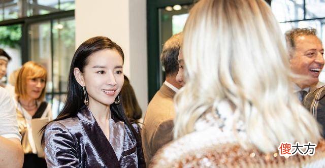 【就爱时尚】董洁的职场穿搭，简约大方，尽显女人味