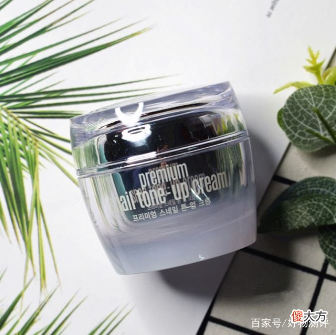 懒人必备？一分钟伪装天生透白好肌肤的素颜霜！