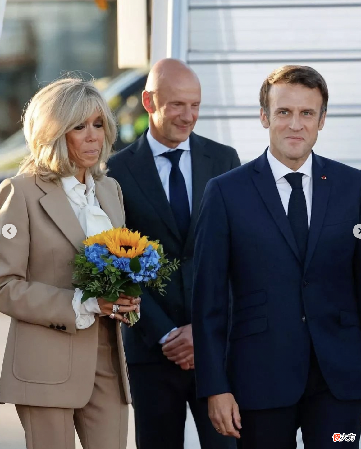 【就爱时尚】G7峰会布里吉特又美了！挽着马克龙抵达慕尼黑，踩10公分鞋太拼了