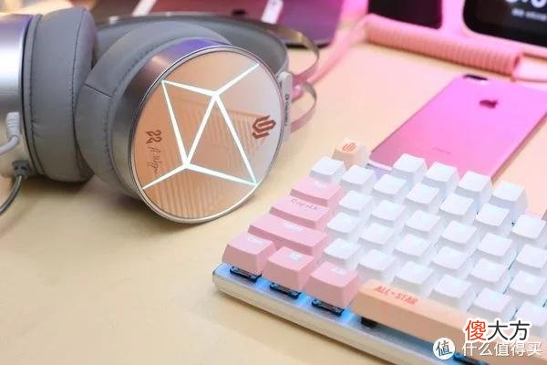 【时尚一点】送给大男生的粉色套装  达尔优×匹克 定制外设