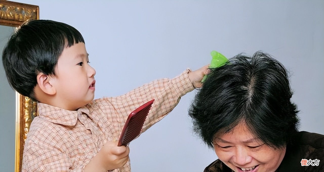 “凭啥你妈带娃就给钱，我妈带娃就免费？”丈夫不服反被妻子怼