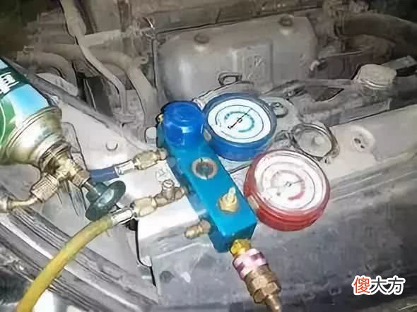 开了暖风又很臭 冬天开暖风臭