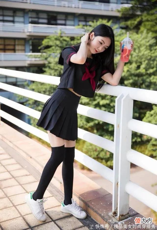 【时尚一点】成熟性感系美女，穿上jk装，你觉得如何