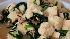 韭菜和豆腐一起焖 豆腐和韭菜能一起煮吗