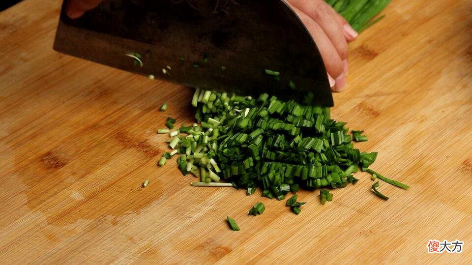 韭菜和豆腐这样做太香了 韭菜跟豆腐怎么做好吃