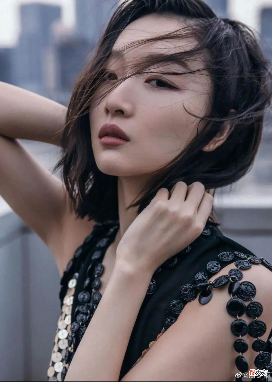 【就爱时尚】子曾经曰过，厚眼皮和薄眼皮谁更胜一筹