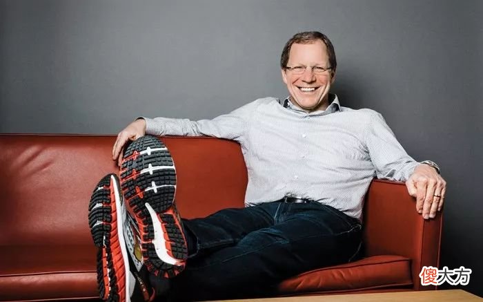 名列四大跑鞋，却几度破产：这个品牌为何独得巴菲特青睐？