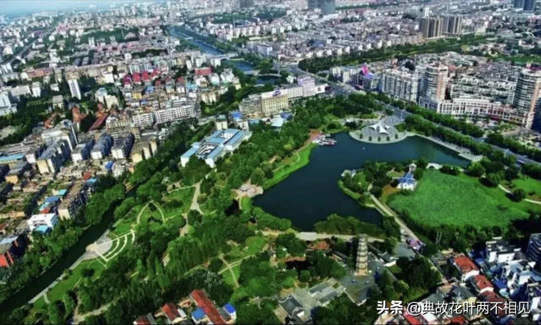 世界上最遥远的距离是我站在你面前，却听不懂你说什么！