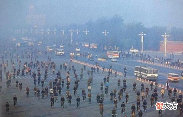 【爱历史】老照片:1988年的北京,“小面的”满大街跑