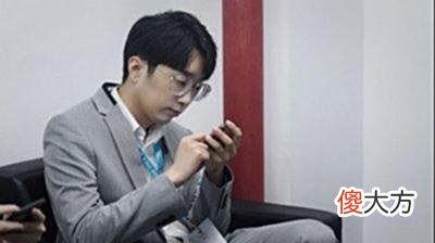 【游戏世界】KPL夏季赛：前RNG教练下场怒撕久诚为一诺打抱不平，CTBZ尴尬了